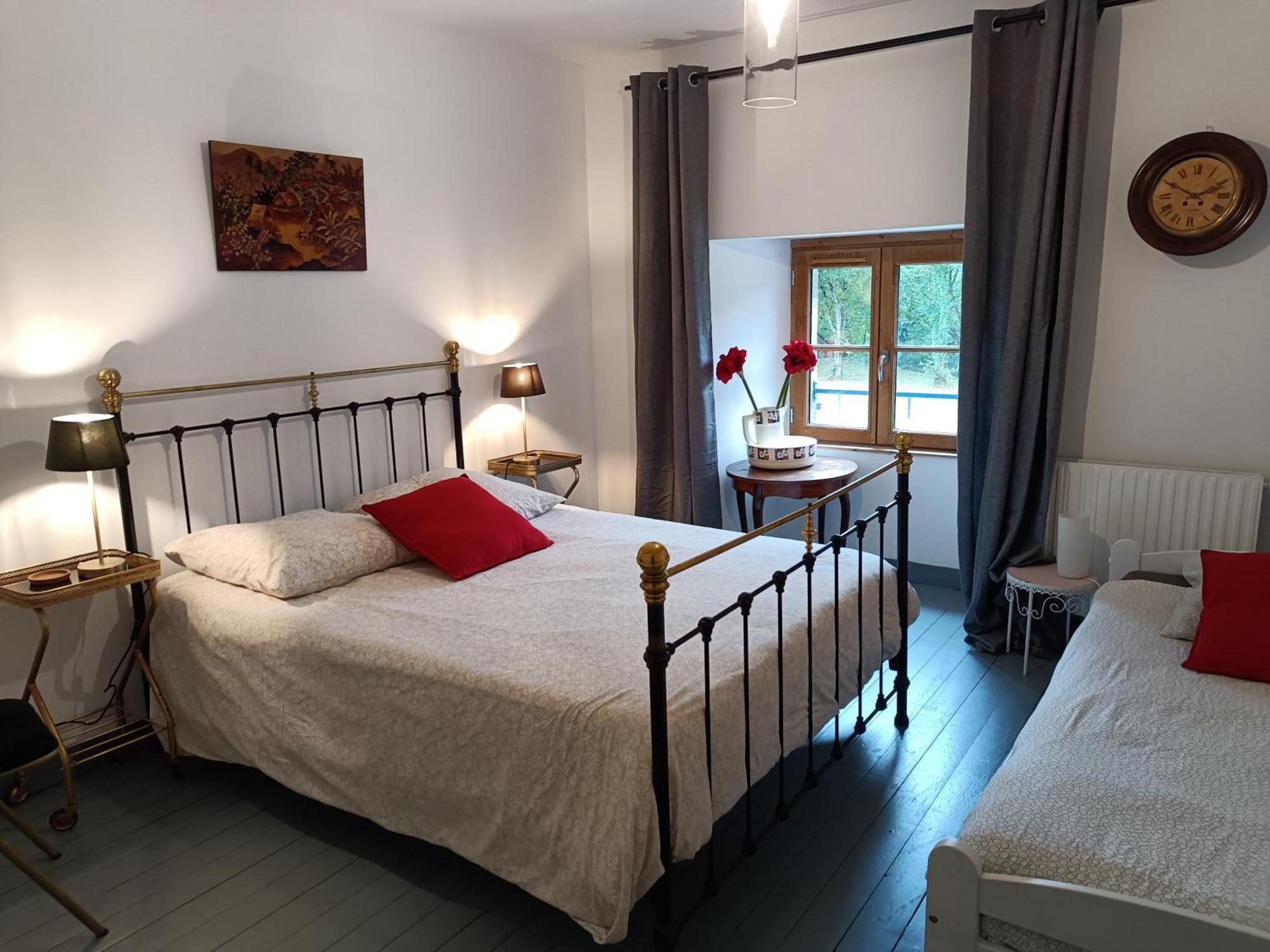 Ille Flottante, Maison Eclusiere Et Hebergements Insolites Sur Le Canal Hédé Exterior foto
