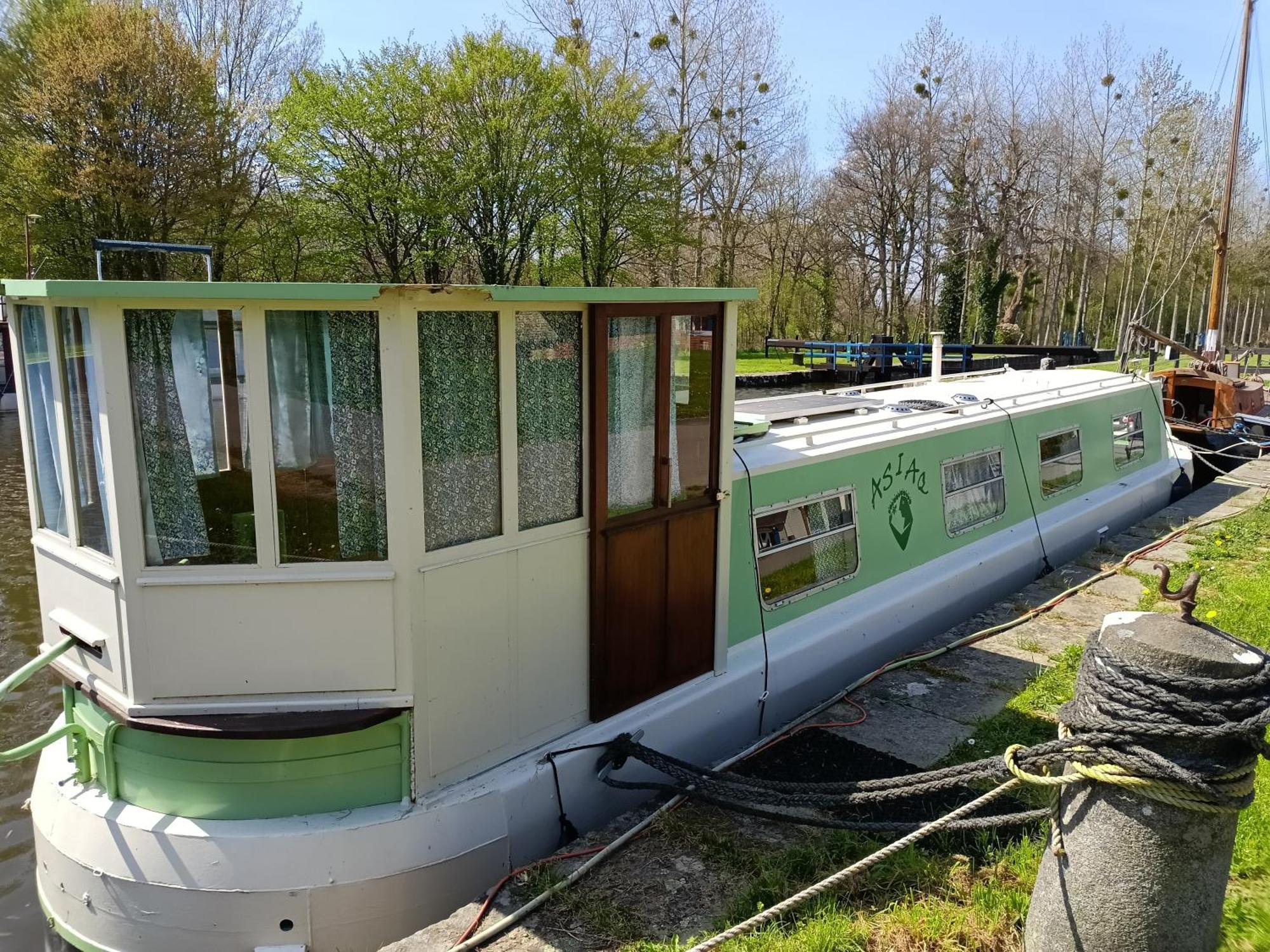 Ille Flottante, Maison Eclusiere Et Hebergements Insolites Sur Le Canal Hédé Exterior foto